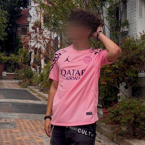 Paris Saint-Germain – Maillot Concept 25/26 – Rose