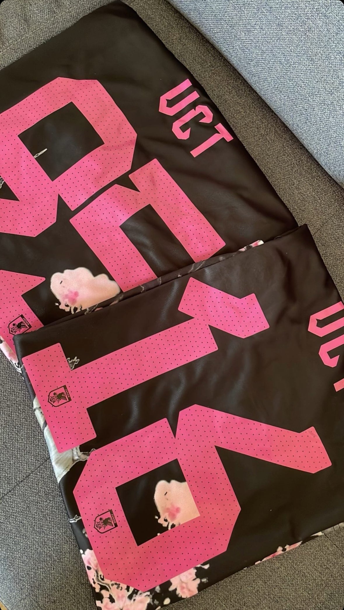 Japon - Concept - Rose, Noir 2 ( Fan )