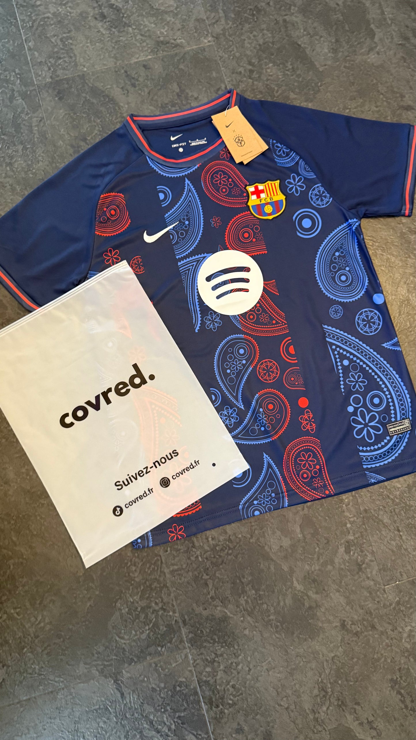 FC Barcelone – Maillot Concept 2025 – Bleu marine,clair , Rouge