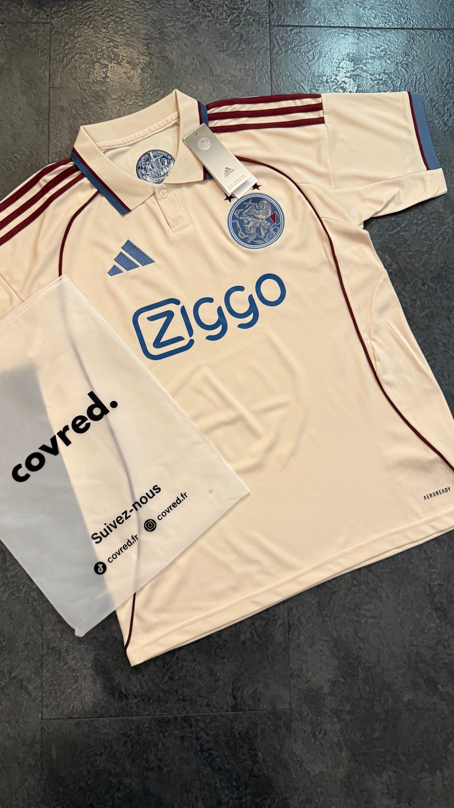 Ajax – Maillot Third 2025/26 – Beige, Bleu