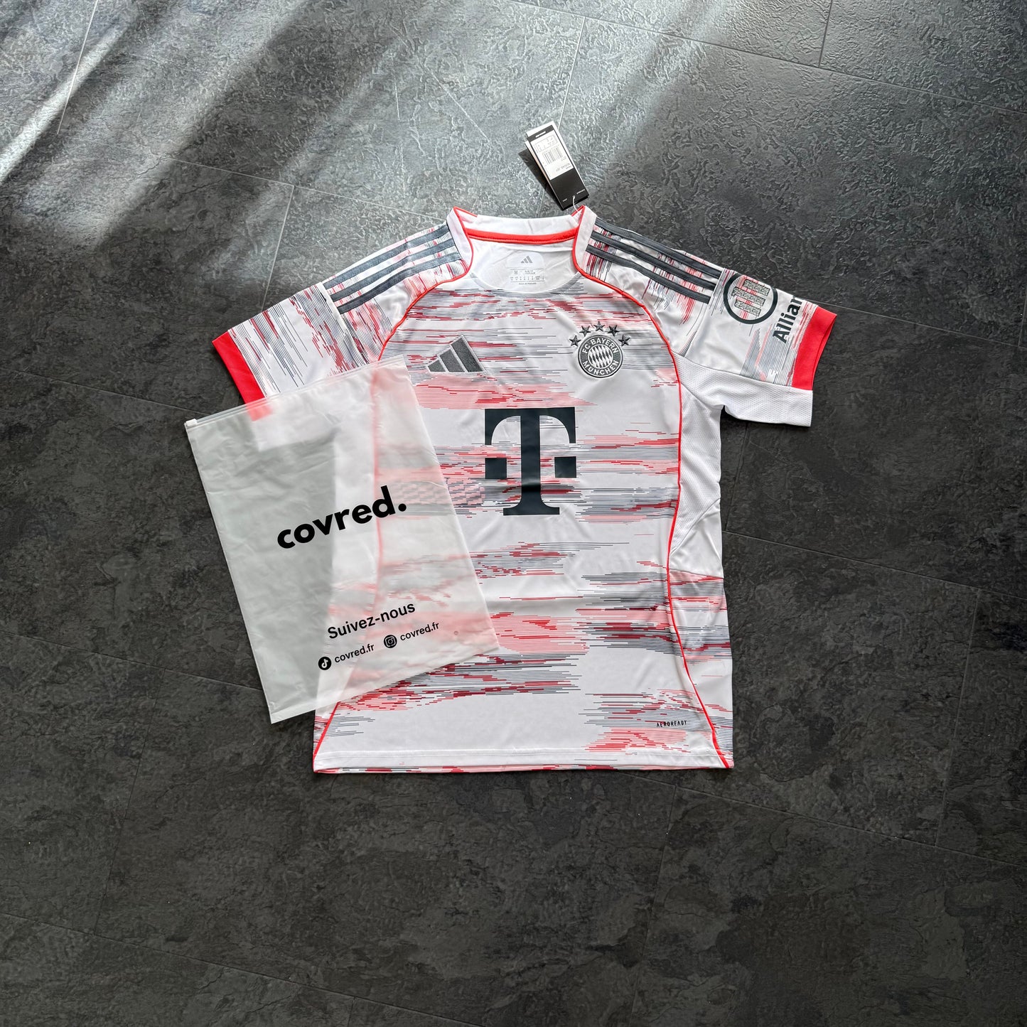 Bayern Munich – Maillot Extérieur 2025/2026 – Blanc, Rouge