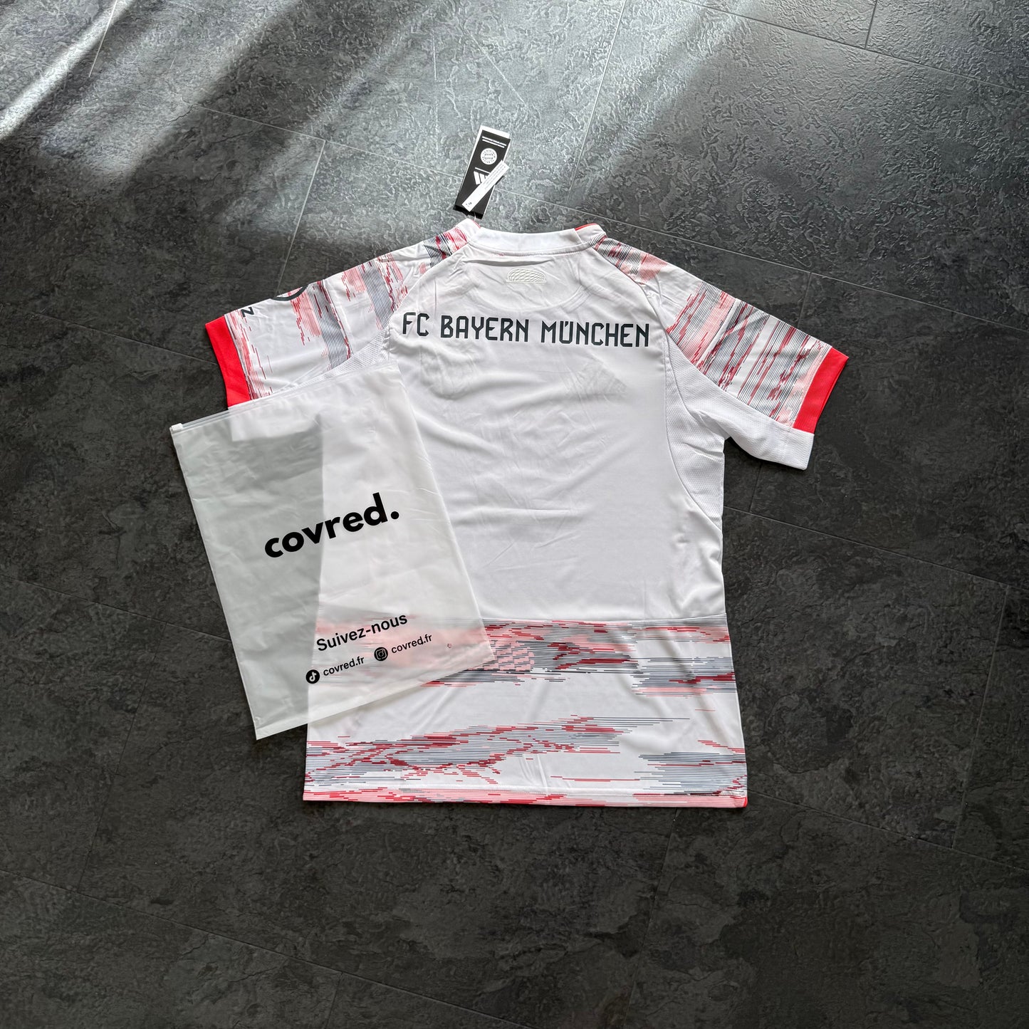 Bayern Munich – Maillot Extérieur 2025/2026 – Blanc, Rouge