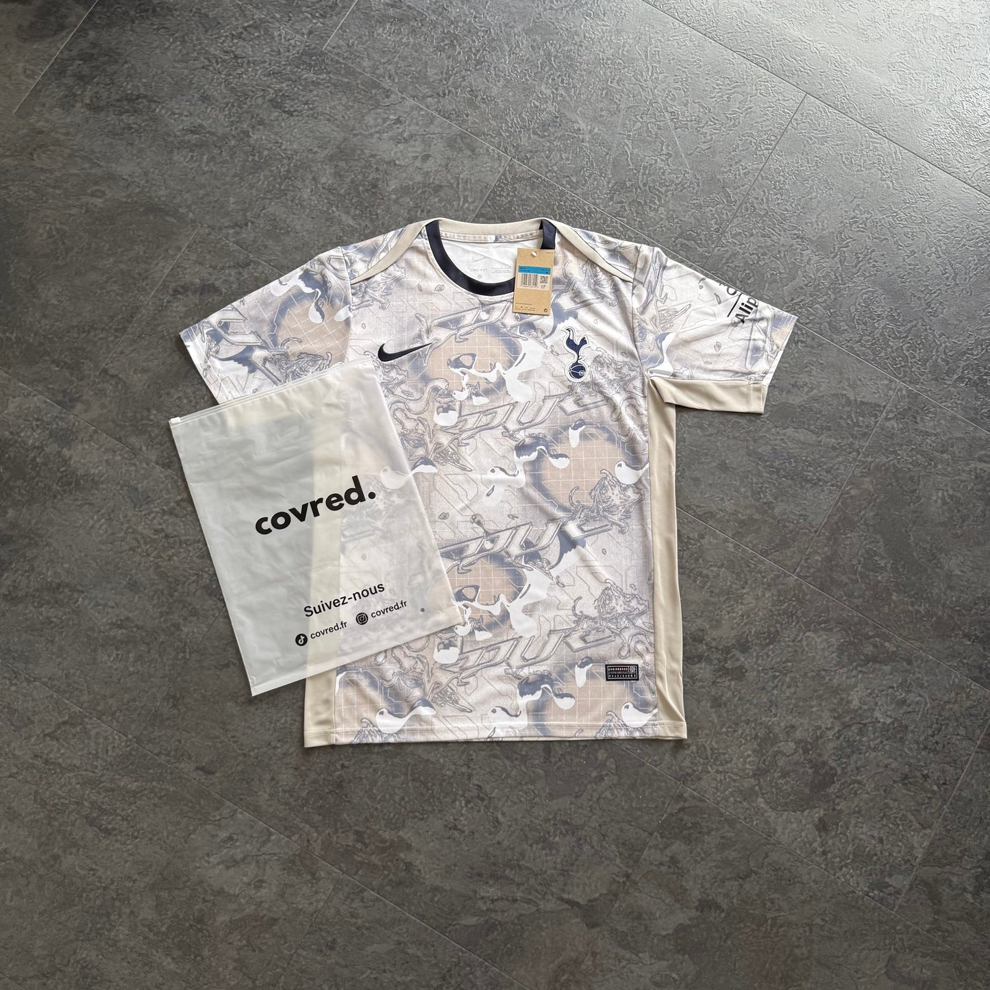 Tottenham – Maillot Pré-Match 2025/26 – Blanc, Beige