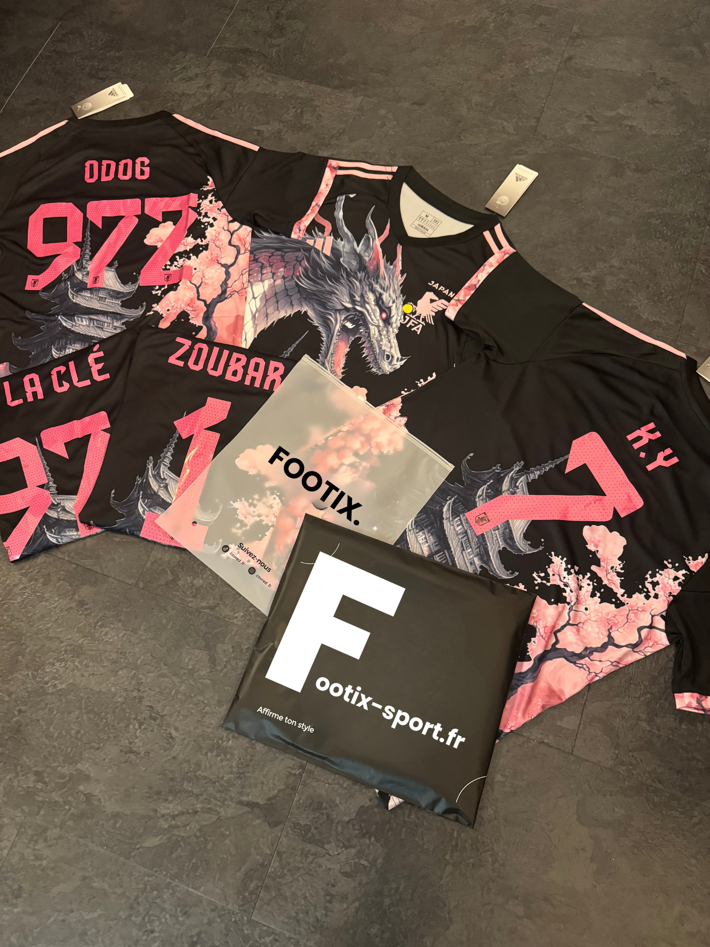 Japon - Concept - Rose, Noir 2 ( Fan )